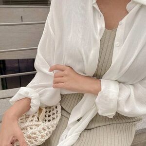 Ladies' Solid Color Belted Shirt With A Designer Touch, For Layering Outfits